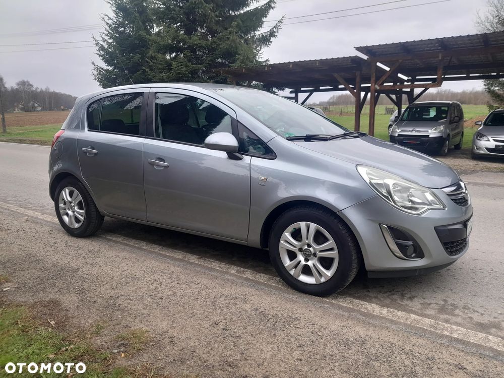 Opel Corsa 1.4 16V 150 Jahre - 8