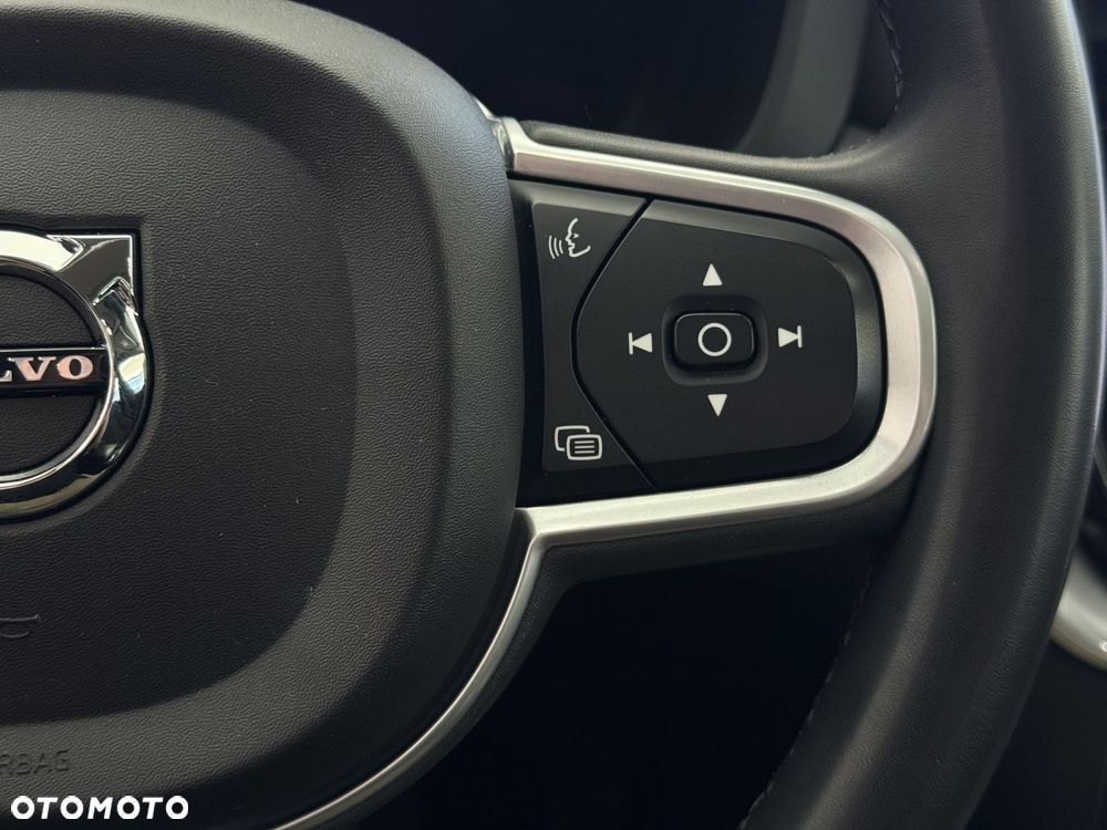 Volvo XC 60 T6 Plug-In Hybrid AWD Inscription - 24