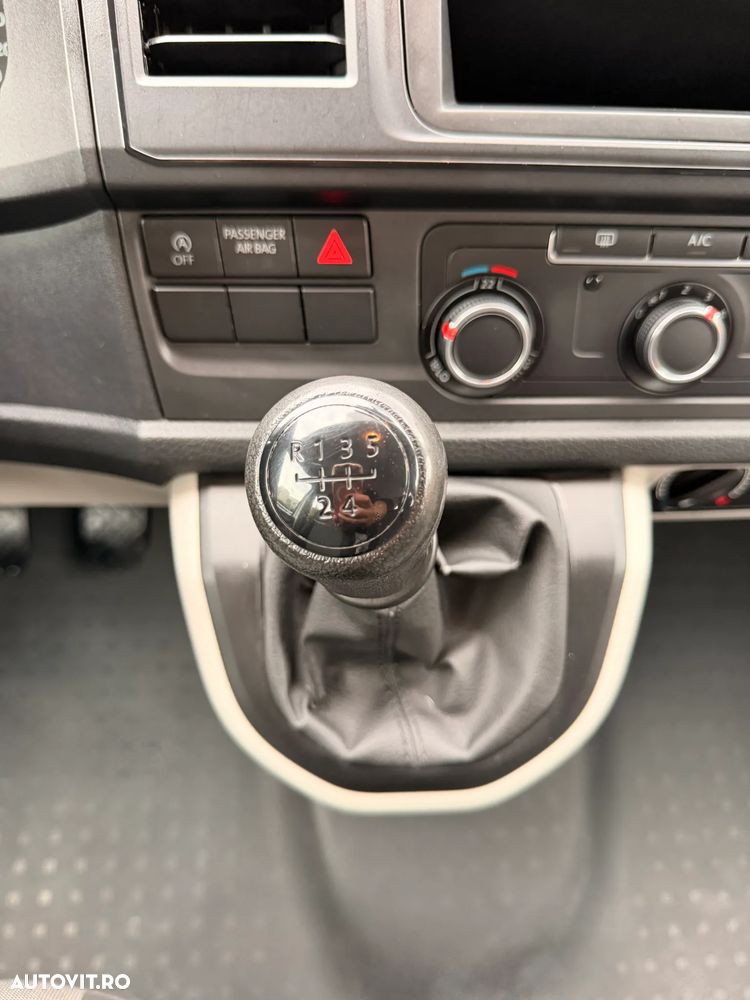 Volkswagen Transporter - 29