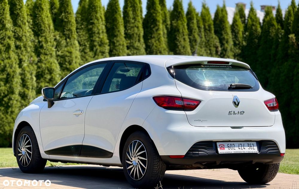 Renault Clio 1.2 16V 75 Expression - 22