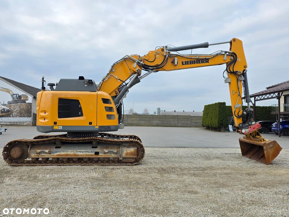 Liebherr R926 Compact, 2020 ROK, 5600 MTH, OIL QUICK - 10