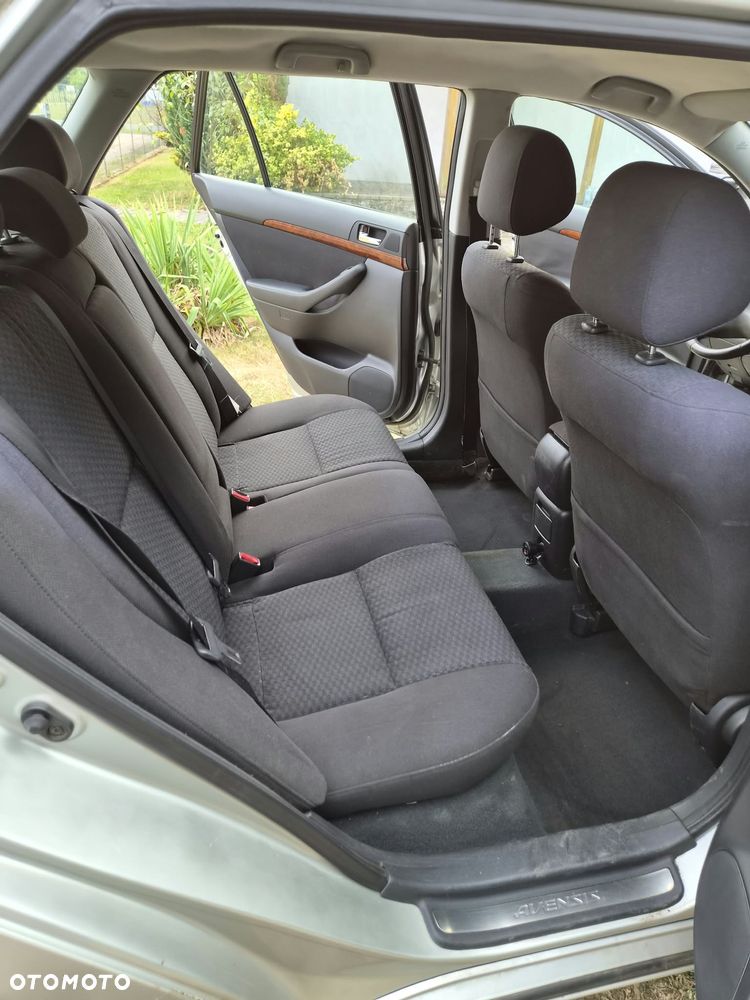 Toyota Avensis 2.0 VVT-i Sol - 9