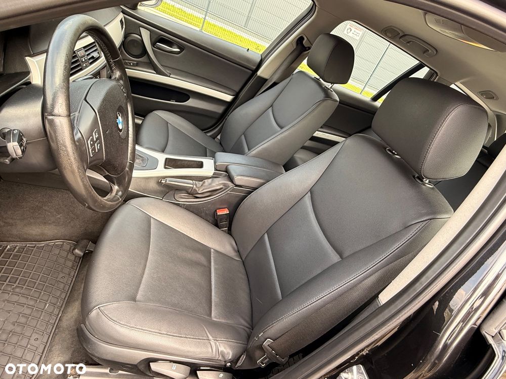BMW Seria 3 318d DPF Edition Sport - 23