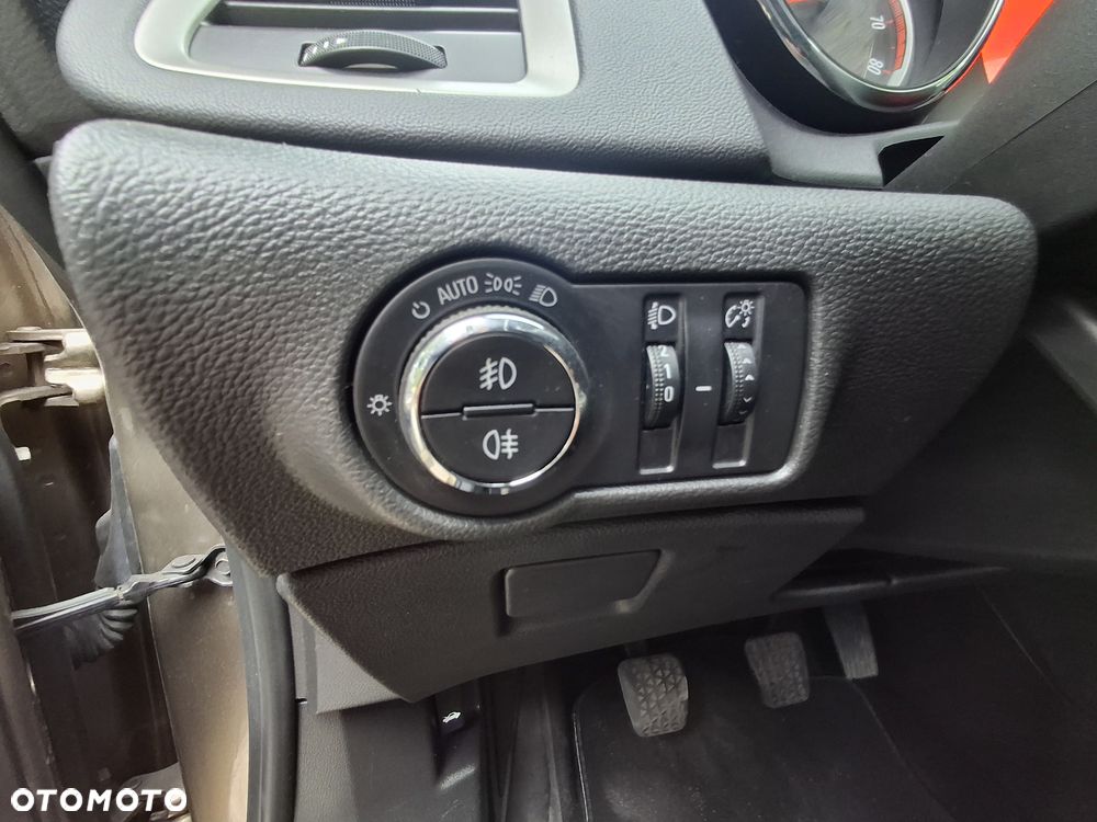 Opel Astra - 16
