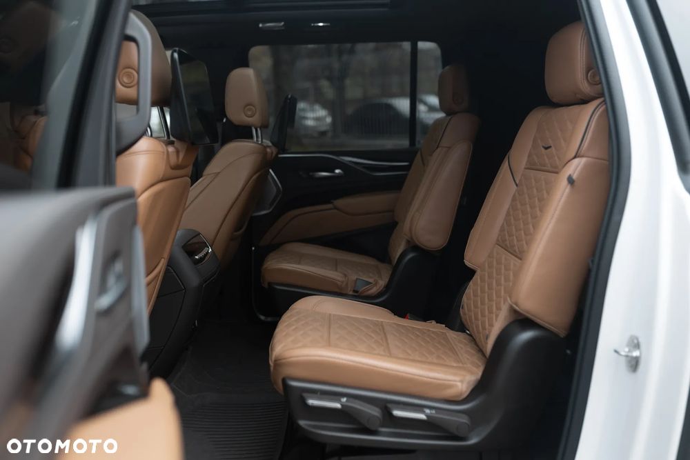 Cadillac Escalade - 20