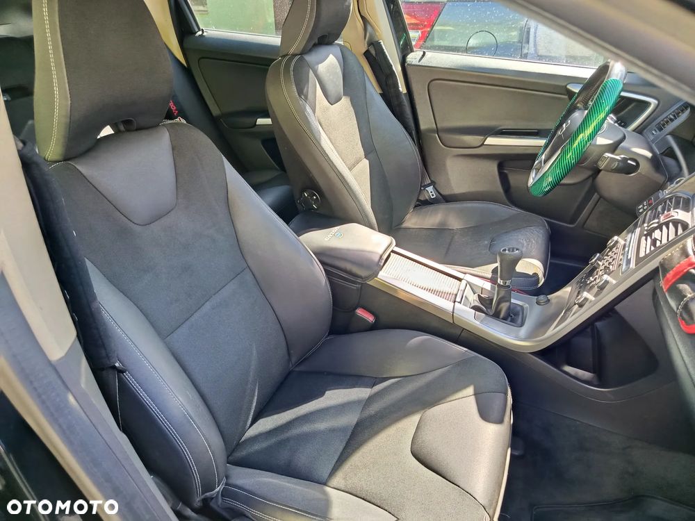 Volvo XC 60 D5 AWD RDesign - 11