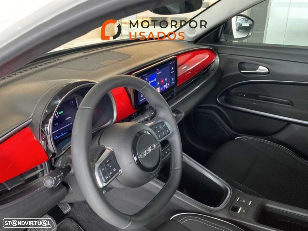 Fiat 600e 54 kWh (RED) - 10
