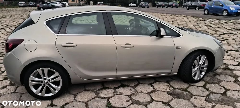 Opel Astra IV 1.7 CDTI Cosmo - 11