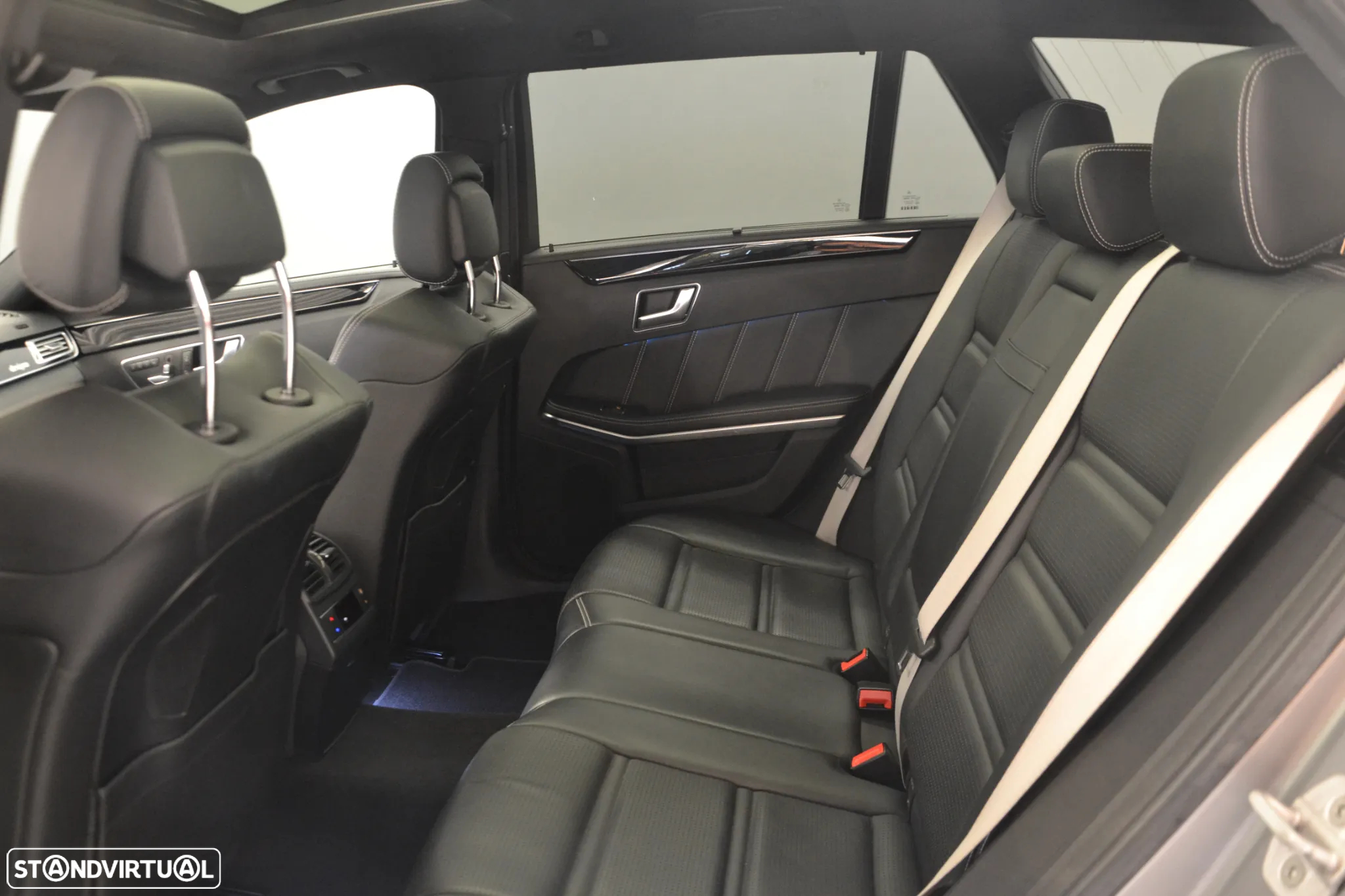 Mercedes-Benz E 63 AMG S 4-Matic - 26