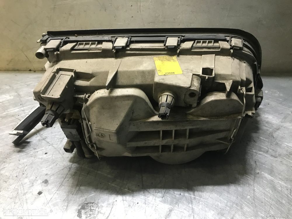 ÓTICA / FAROL MERCEDES CLASSE C W202 - ESQUERDO - 2