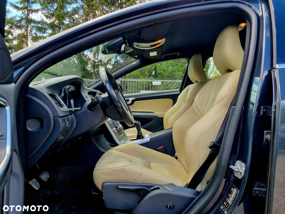 Volvo S60 D4 Momentum - 12