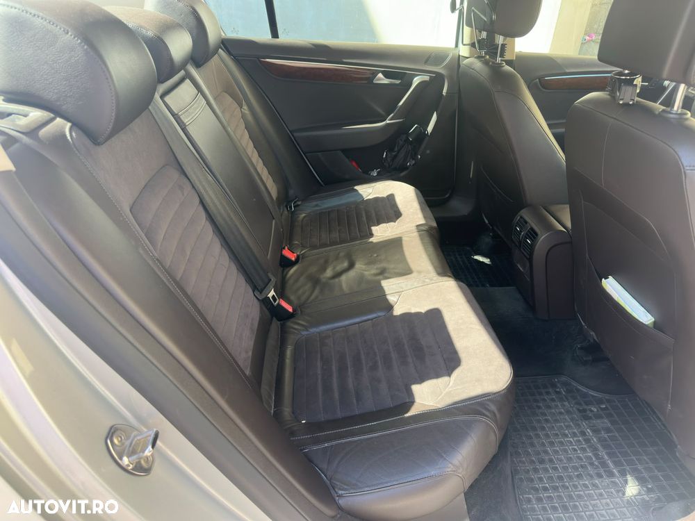 Volkswagen Passat - 4