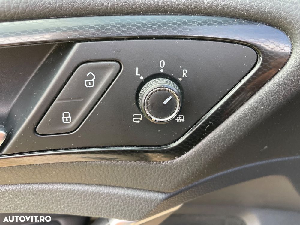 Volkswagen Golf - 23