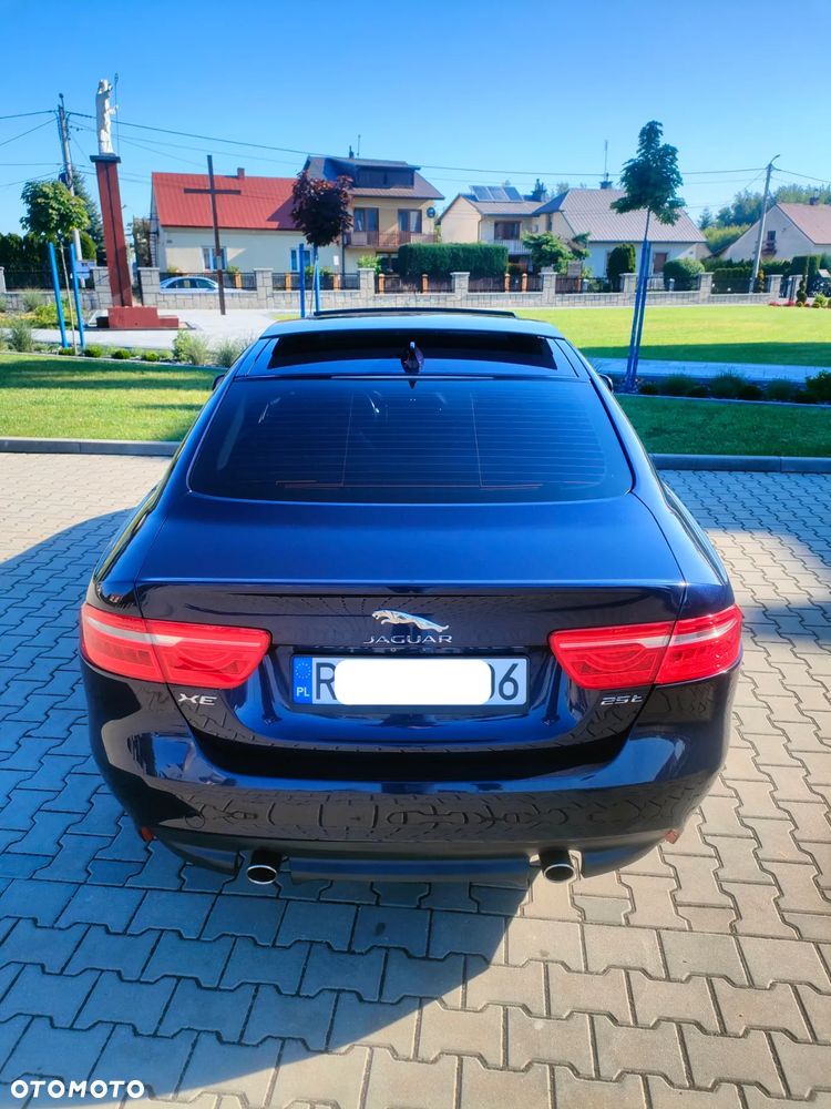 Jaguar XE