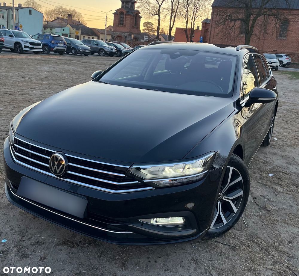 Volkswagen Passat - 1