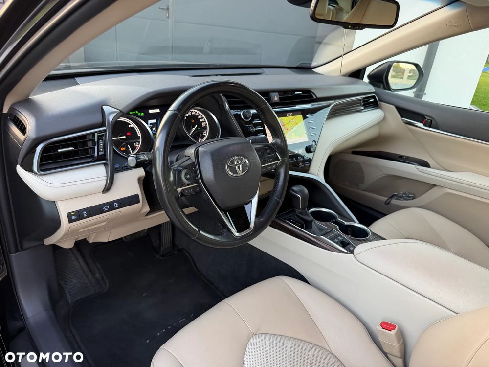 Toyota Camry 2.5 Hybrid Executive CVT - 13