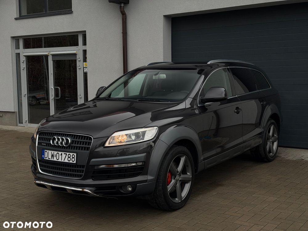 Audi Q7 - 1