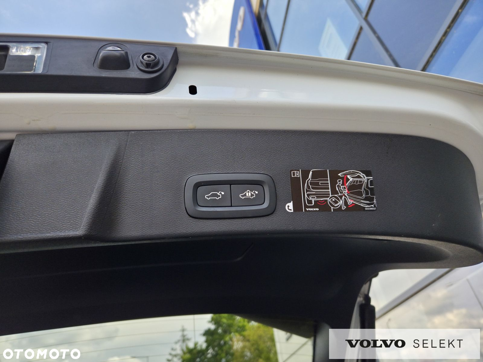 Volvo XC 40 T3 Momentum Pro - 19