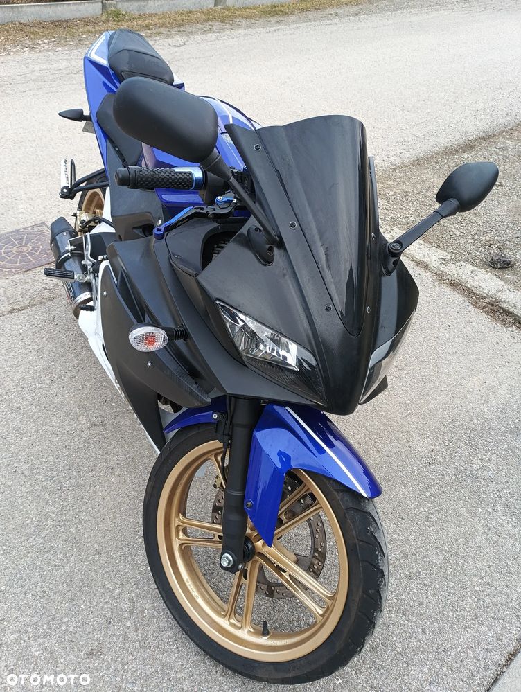 Yamaha YZF - 3
