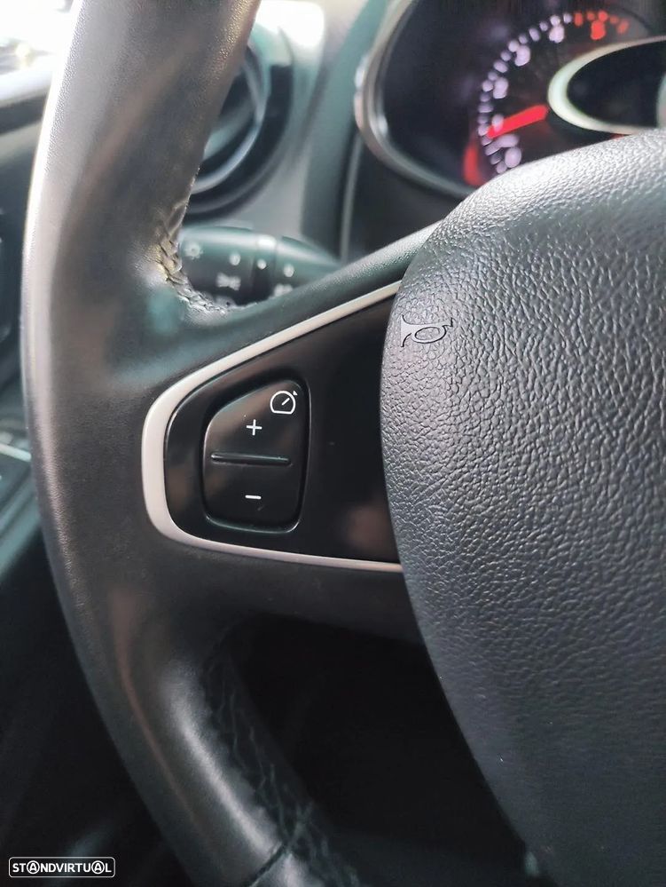 Renault Clio Sport Tourer - 11