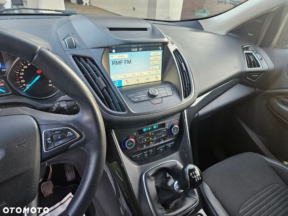 Ford Kuga 1.5 EcoBoost 2x4 Titanium - 27