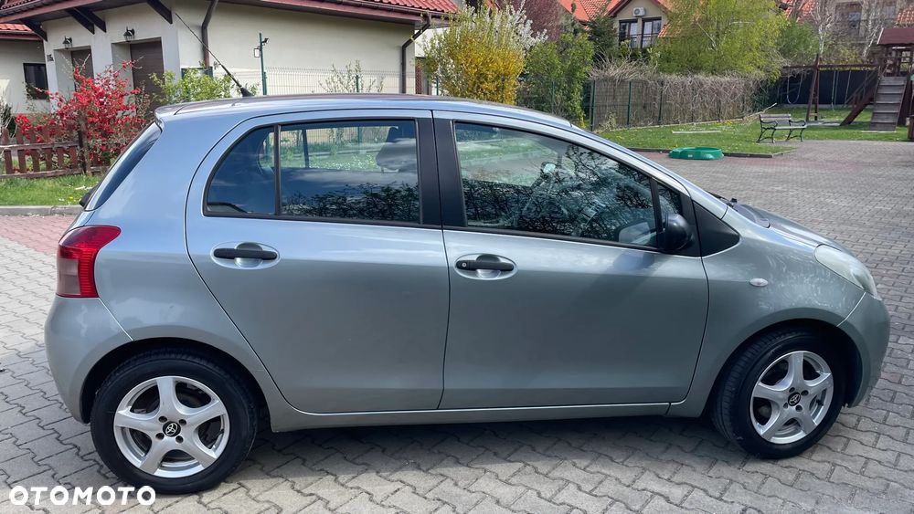 Toyota Yaris 1.3 Luna A/C - 5