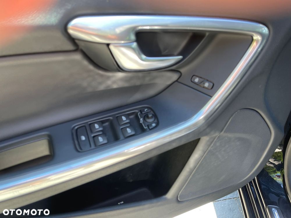 Volvo V60 D4 Edition - 12