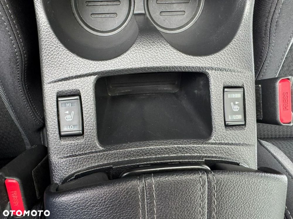 Nissan Qashqai - 12
