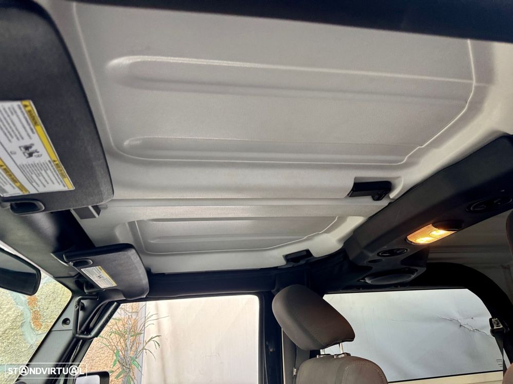 Jeep Wrangler - 23