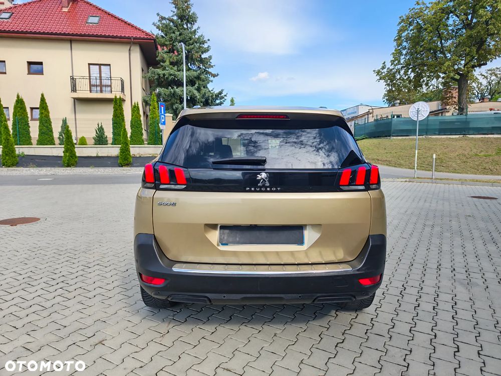 Peugeot 5008 - 9