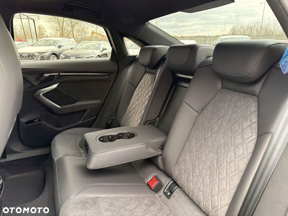 Audi RS3 Limousine - 17