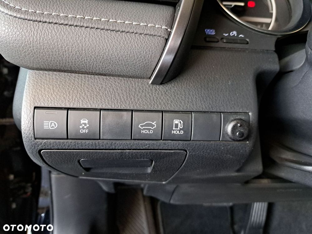 Toyota Camry 2.5 Hybrid Prestige CVT - 36