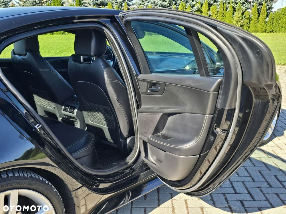 Jaguar XE - 26