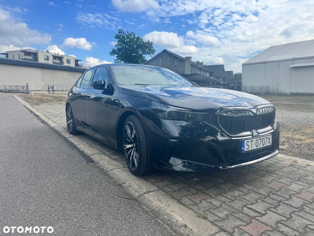 BMW 5 Series 2025 photo 2