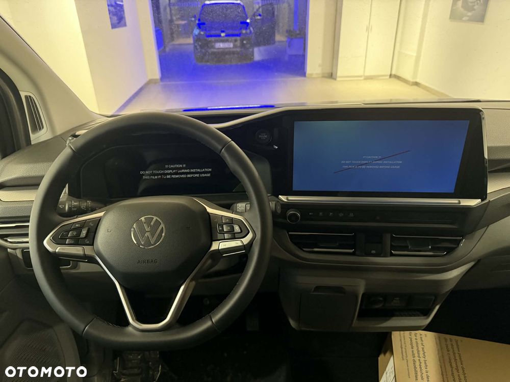 Volkswagen Caravelle - 14