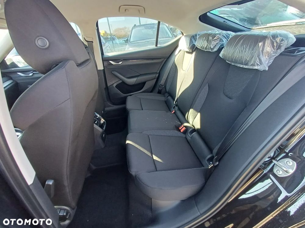 Skoda Octavia 2.0 TDI Drive Essence DSG - 25