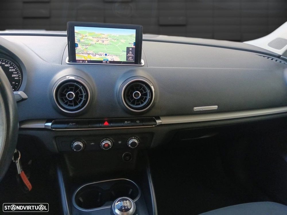 Audi A3 Sportback 30 TFSI Design - 9