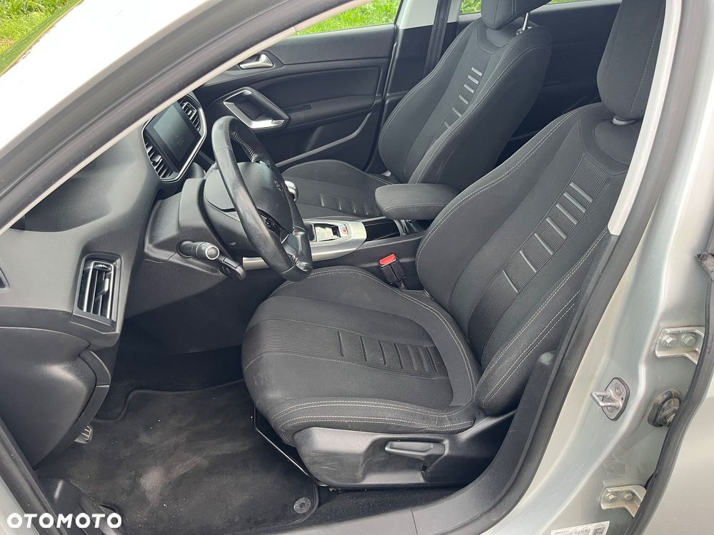 Peugeot 308 2.0 Blue HDi Allure S&S - 13