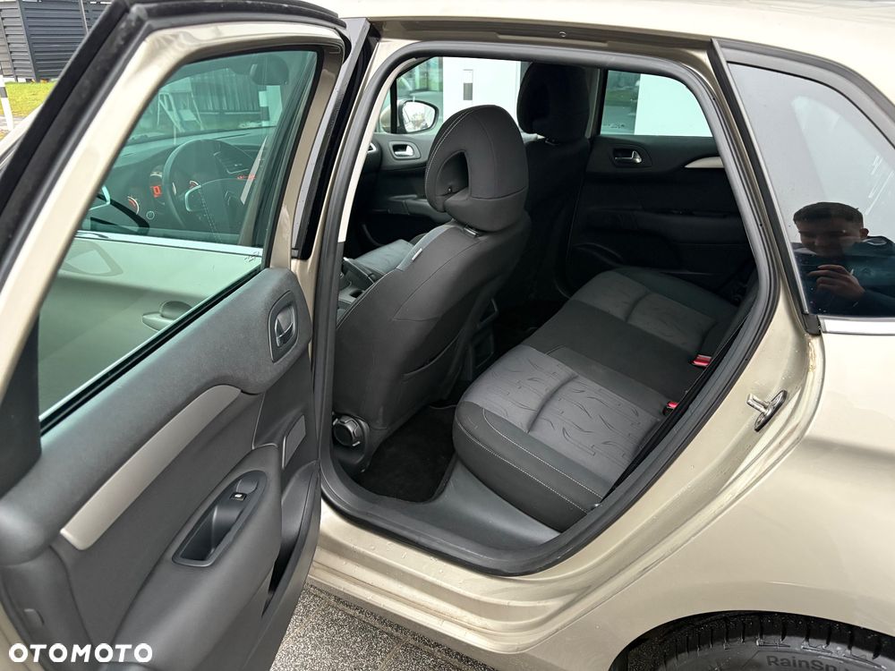 Citroën C4 1.6 HDi SX - 13
