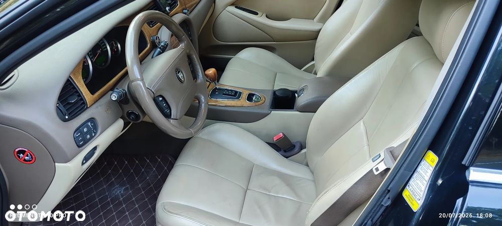 Jaguar S-Type - 17