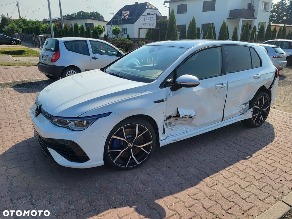 Volkswagen Golf - 10