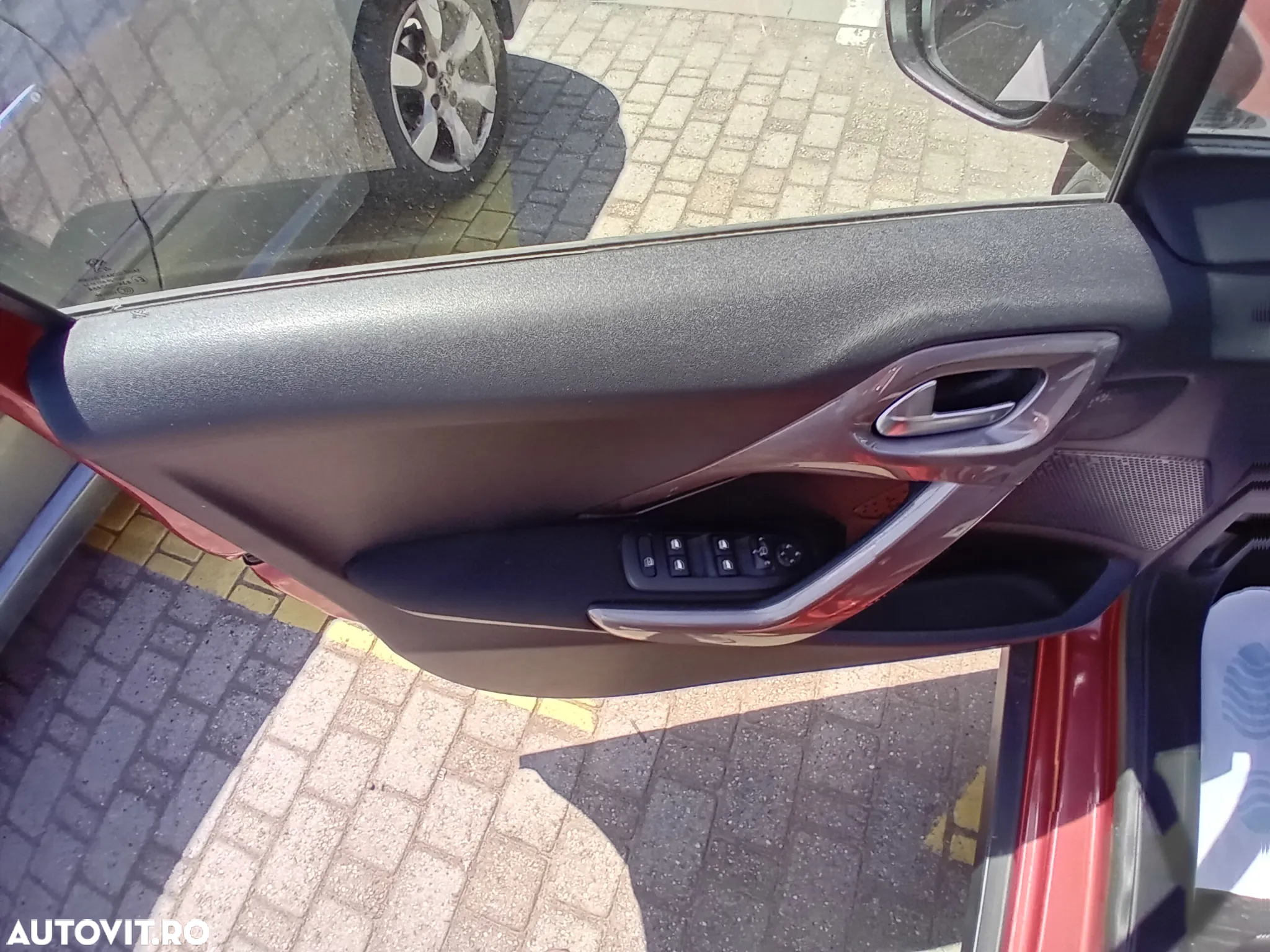 Peugeot 2008 1.2 PureTech Turbo Active - 11