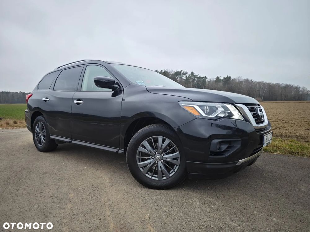 Nissan Pathfinder - 1