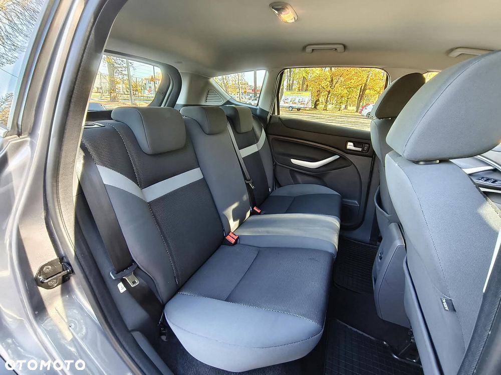 Ford Kuga - 11