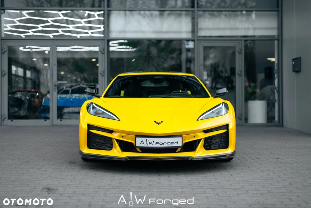 Chevrolet Corvette - 4