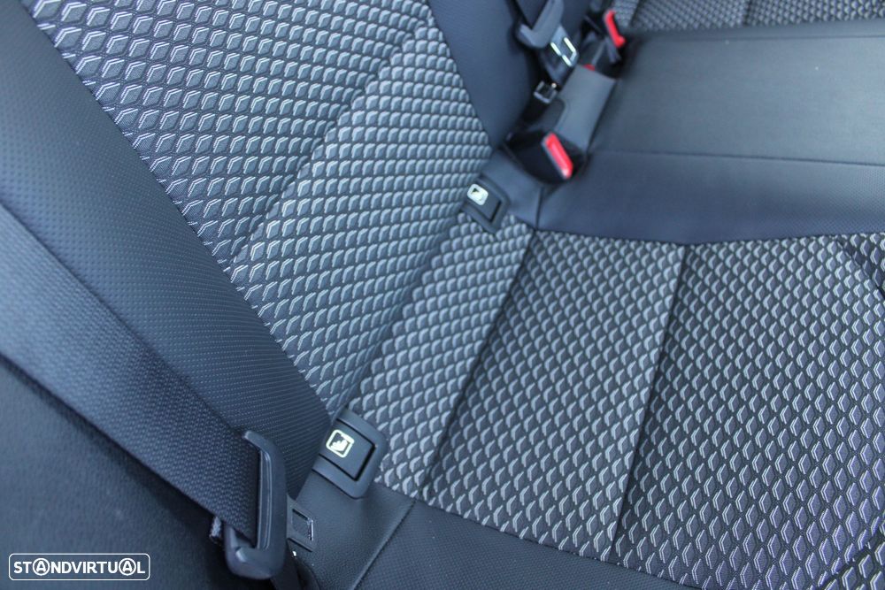 Kia XCeed 1.6 GDi PHEV First Edition+SRF - 38