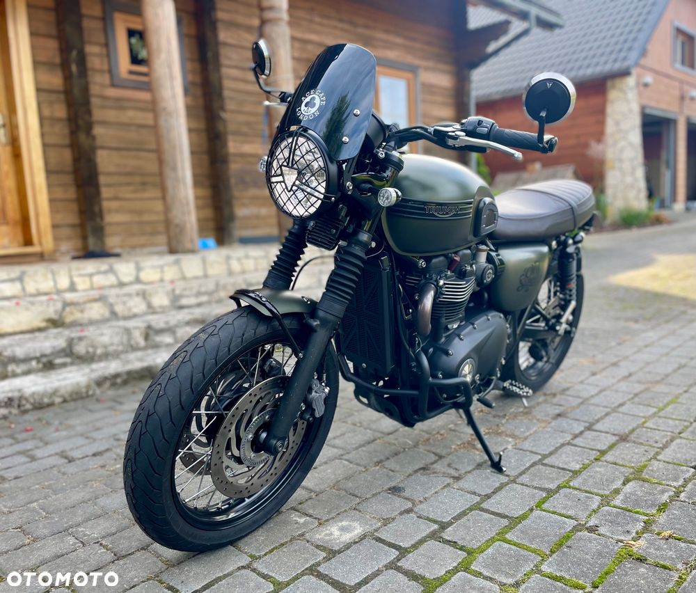 Triumph Bonneville - 2