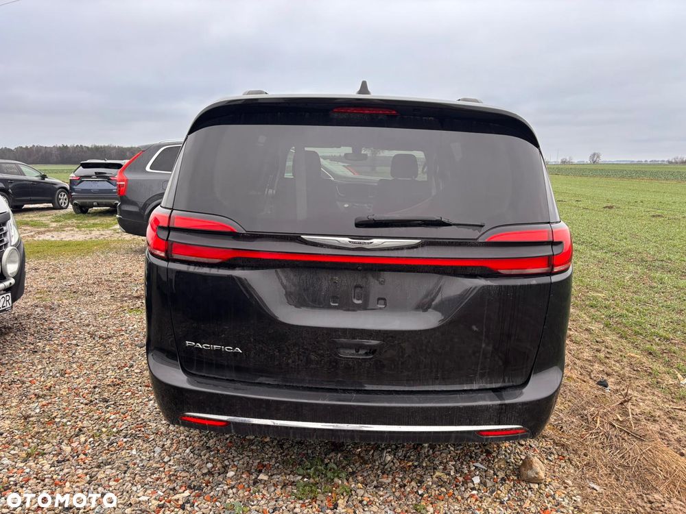 Chrysler Pacifica - 3