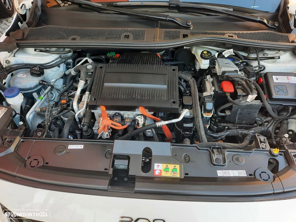 Peugeot e-208 Active — fotografia 17