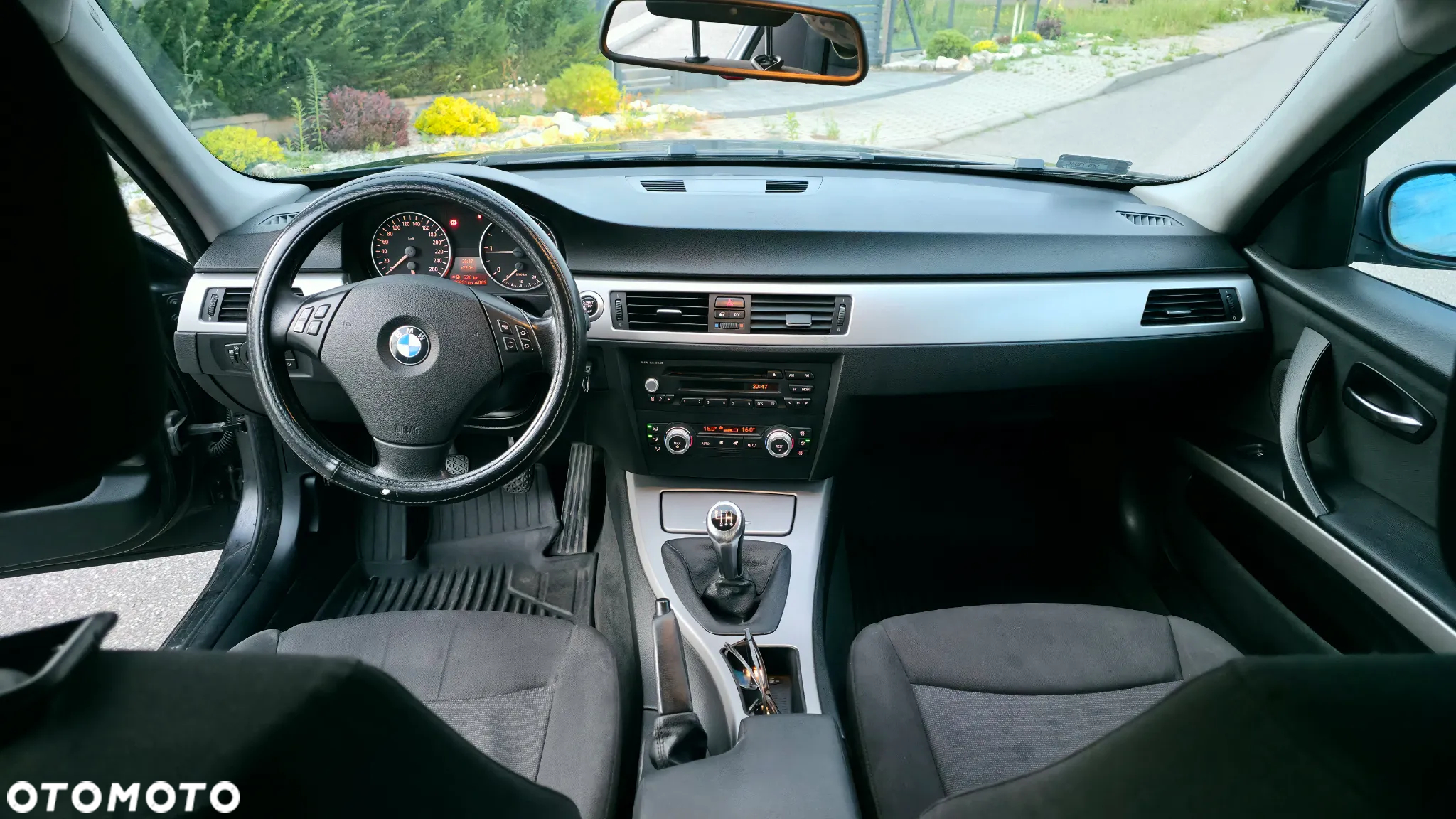 BMW Seria 3 318d - 14